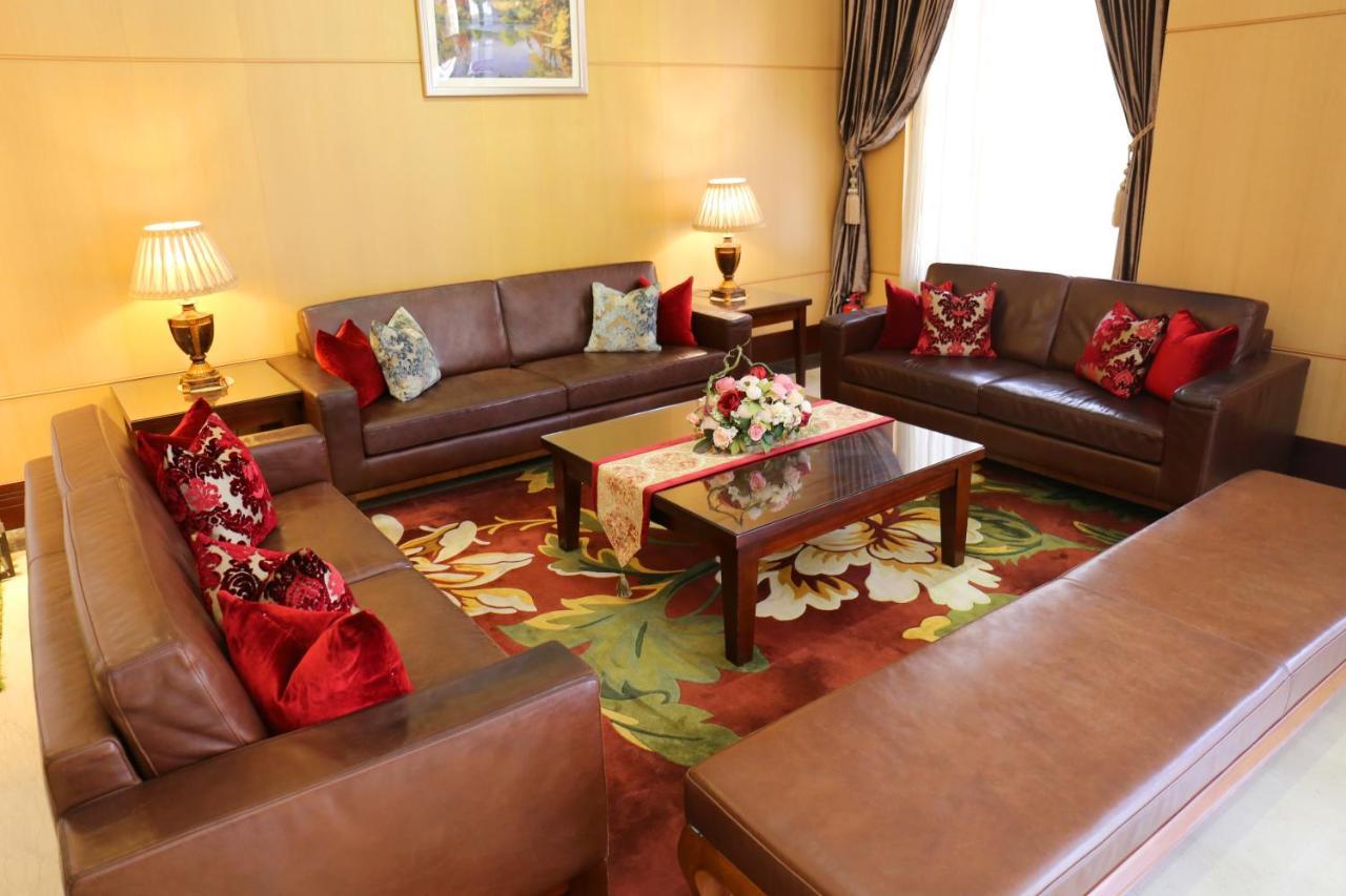 Fushin Hotel - Tainan Luaran gambar